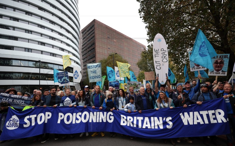 BRITAIN CLEAN WATER PROTEST