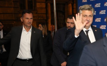 Dolazak članova HDZ-a na sjednicu predsjedništva