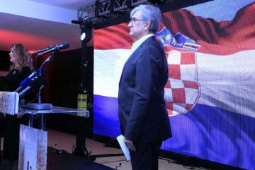 Plenković sudjelovao na svečanom otvorenju izložbe 'Pod nebom vedre vjere...'