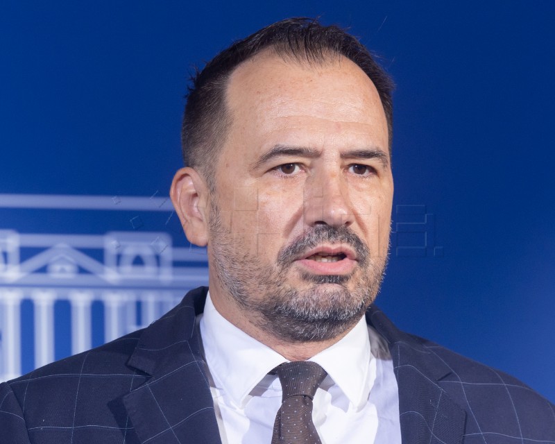 Igor Peternel o aktualnim temama · HINA.hr