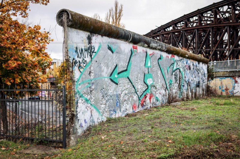 GERMANY PHOTO SET BERLIN WALL