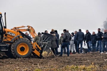 Medved obišao grobnicu s posmrtnim ostacima iz Domovinskog rata