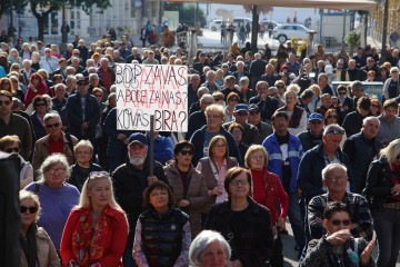 Rijeka: Prosvjedni skup "Protiv siromaštva"