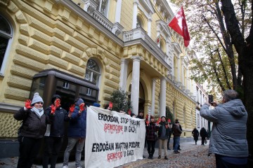 Zelena akcija održala je prosvjed ispred zgrade Veleposlanstva Republike Turske