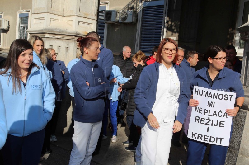 Rijeka:  Započeo štrajk zdravstvenih djelatnika riječkog KBC-a