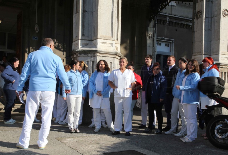 Rijeka:  Započeo štrajk zdravstvenih djelatnika riječkog KBC-a