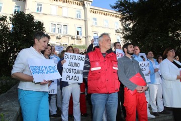 Rijeka:  Započeo štrajk zdravstvenih djelatnika riječkog KBC-a