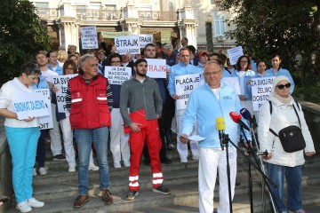 Rijeka:  Započeo štrajk zdravstvenih djelatnika riječkog KBC-a