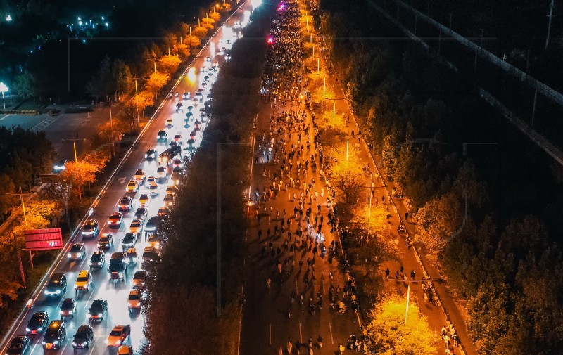 CHINA NIGHT BIKING