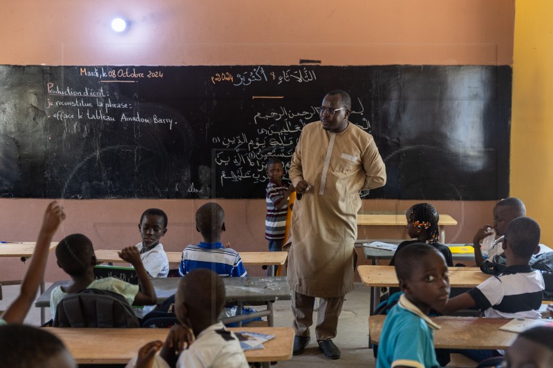 SENEGAL PHOTO SET SCHOOL RENOVATION