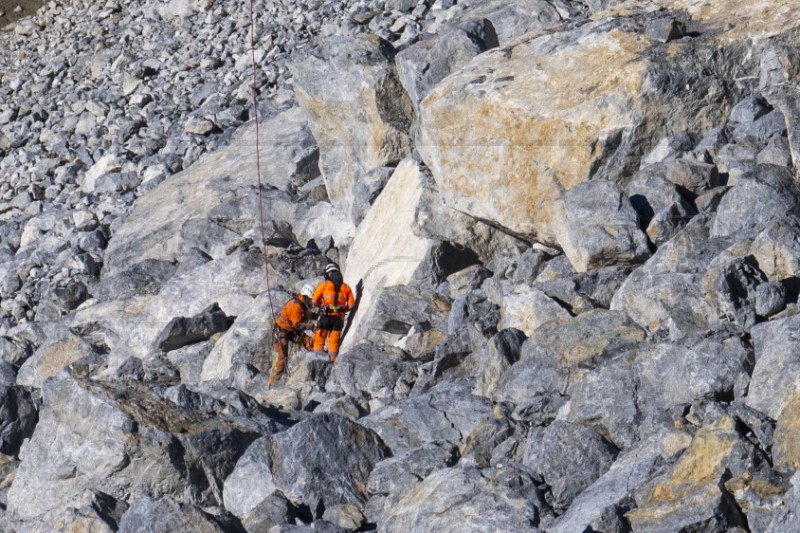 SWITZERLAND MOUNTAIN ROCKFALL