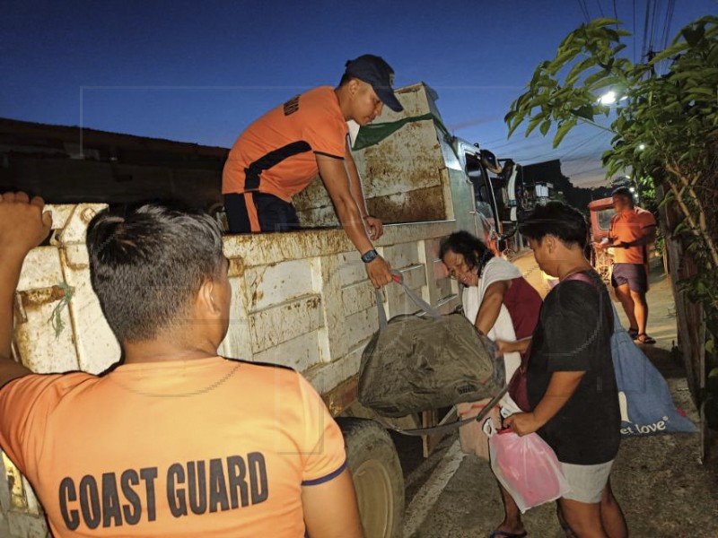 PHILIPPINES TYPHOON MAN-YI PREPARATIONS