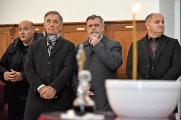 Vukovar: Pupovac položio vijenac u dvorištu pravoslavne crkve