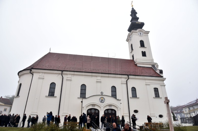 Vukovar: Pupovac položio vijenac u dvorištu pravoslavne crkve