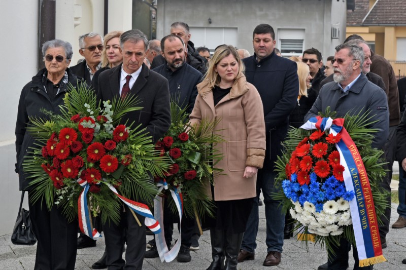 Vukovar: Pupovac položio vijenac u dvorištu pravoslavne crkve