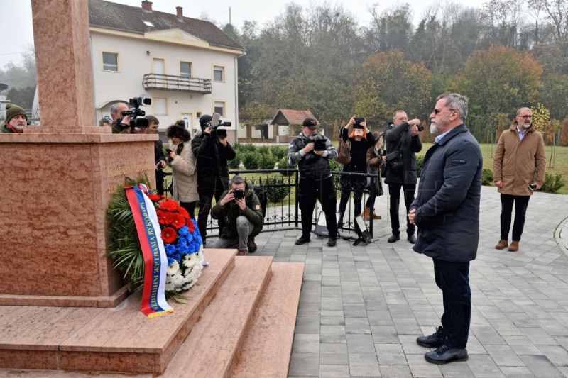 Vukovar: Pupovac položio vijenac u dvorištu pravoslavne crkve