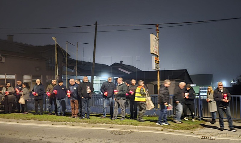 Bjelovar lampašima obilježio Dan sjećanja na žrtvu Vukovara i Škabrnje