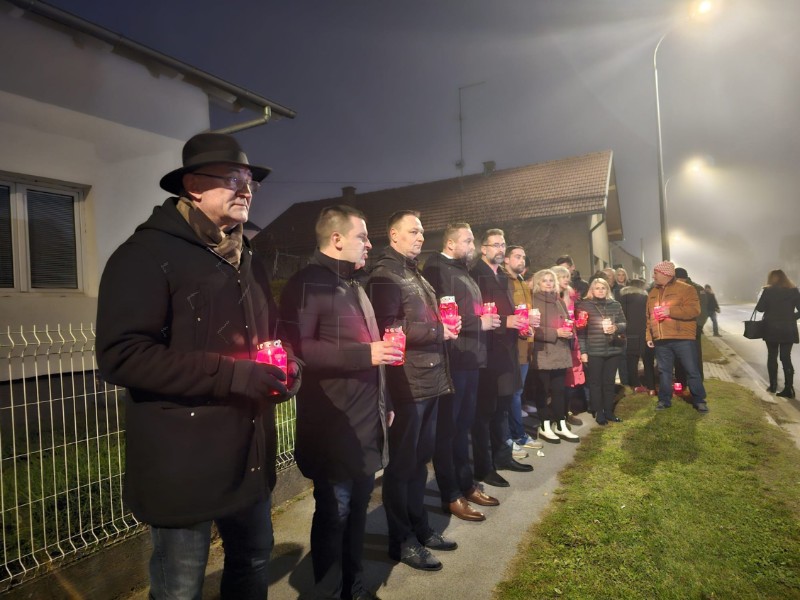 Bjelovar lampašima obilježio Dan sjećanja na žrtvu Vukovara i Škabrnje