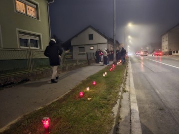 Bjelovar lampašima obilježio Dan sjećanja na žrtvu Vukovara i Škabrnje