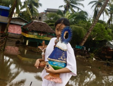 PHILIPPINES TYPHOON MAN-YI