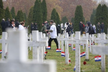 Memorijalno groblje žrtava iz Domovinskog rata u Vukovaru