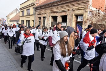 Vukovar: Deseci tisuća ljudi u koloni sjećanja