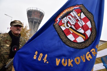 Vukovar: Deseci tisuća ljudi u koloni sjećanja