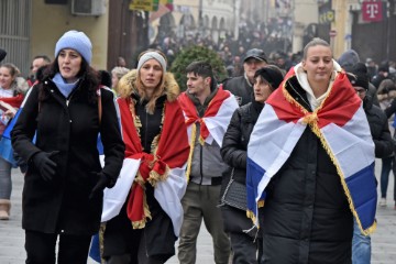 Vukovar: Deseci tisuća ljudi u koloni sjećanja