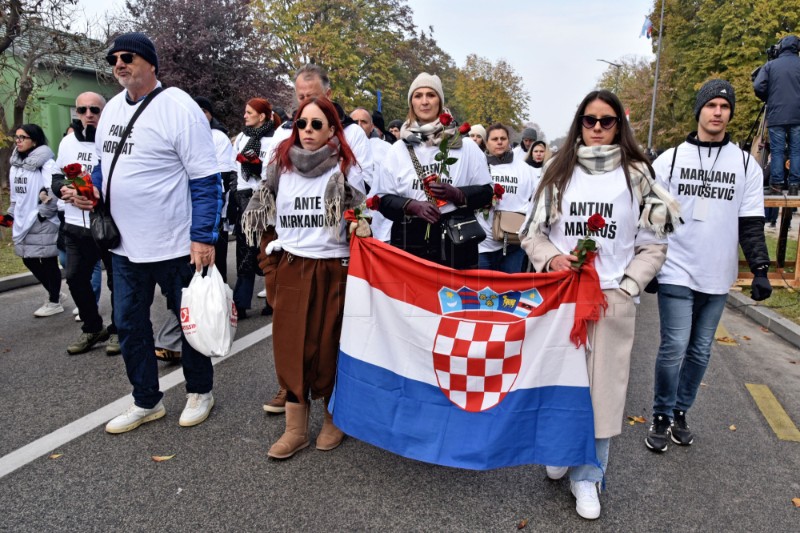 Vukovar: Deseci tisuća ljudi u koloni sjećanja