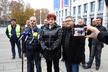 Održana konferencija za medije ispred Upravne zgrade INA-e