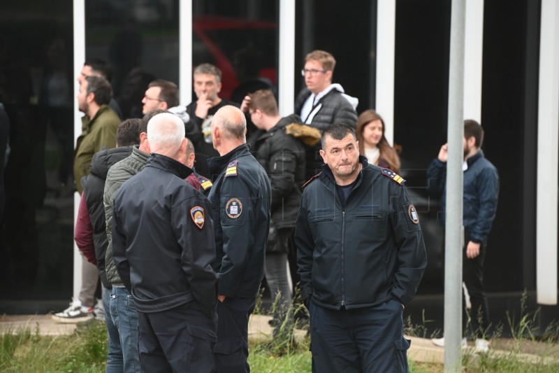 Evakuacijska vježba uz sirene i hitne službe u Dalmatia Toweru