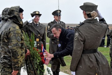 Odavanje počasti žrtvama ubijenim na Ovčari