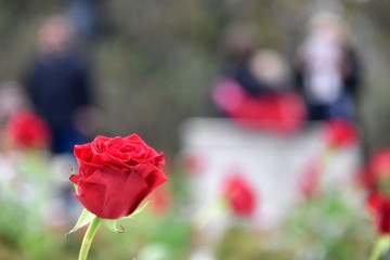 Odavanje počasti žrtvama ubijenim na Ovčari