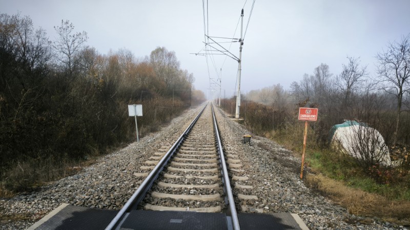 Željeznički promet kod Siska u prekidu nakon što je vlak naletio na konje