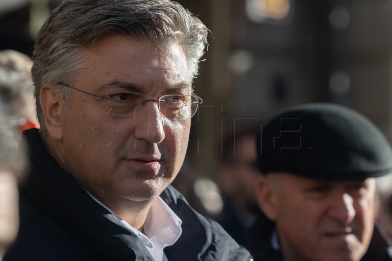 Dragan Primorac na Cvjetnom trgu u druženju s građanima
