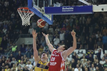 Hrvatski košarkaši uvjerljivo poraženi u Sarajevu, upitan plasman na EuroBasket