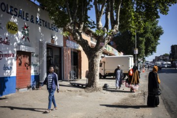 SOUTH AFRICA INFORMAL SHOP CRACKDOWN 