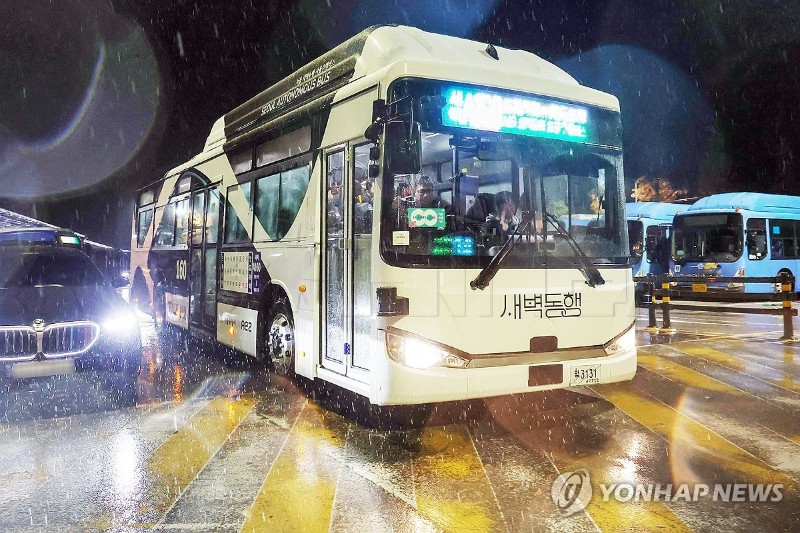 U Seulu predstavljen autonomni samvozeći noćni autobus