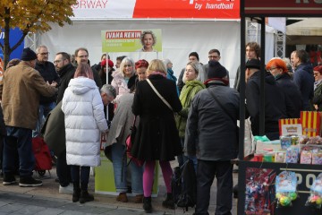 Kandidatkinja stranke Možemo! Ivana Kekin započela s prikupljanjem potpisa