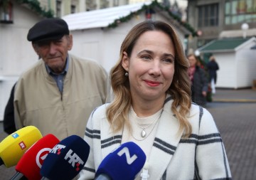 Kandidatkinja Marija Selak Raspudić započela s prikupljanjem potpisa