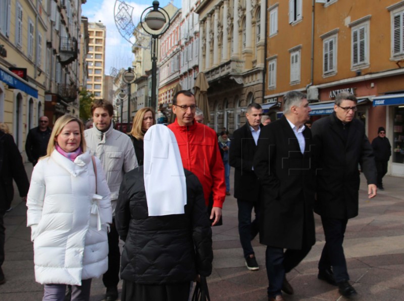 Rijeka: Prikupljanje potpisa podrške predsjedničkoj kandidaturi Zorana Milanovića