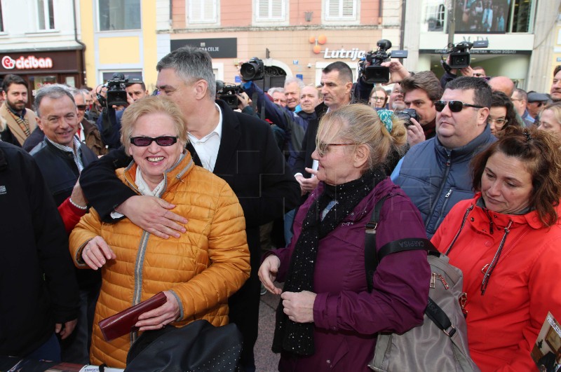 Rijeka: Prikupljanje potpisa podrške predsjedničkoj kandidaturi Zorana Milanovića