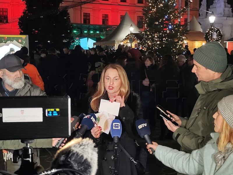 U Tvrđi otvoren Advent u Osijeku