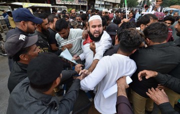 PAKISTAN PROTEST VISUALLY IMPAIRED