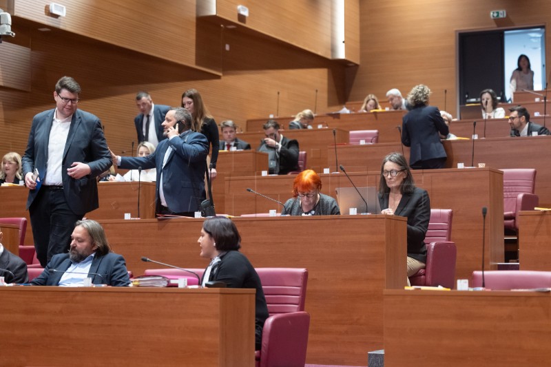 Sabor: Kuverta, plakati i Baukova križaljka
