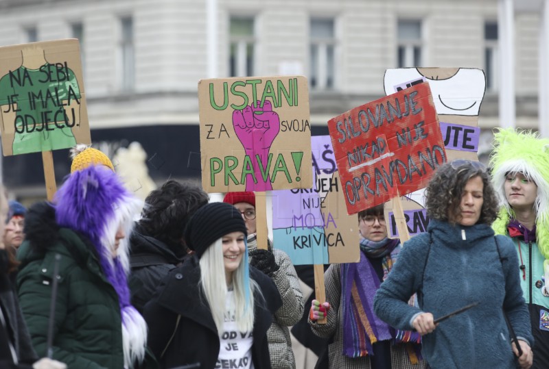 Muška molitva, prosvjed i “Tiha misa” na Trgu bana Jelačića