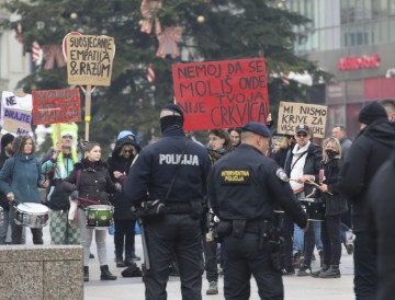 Muška molitva, prosvjed i “Tiha misa” na Trgu bana Jelačića