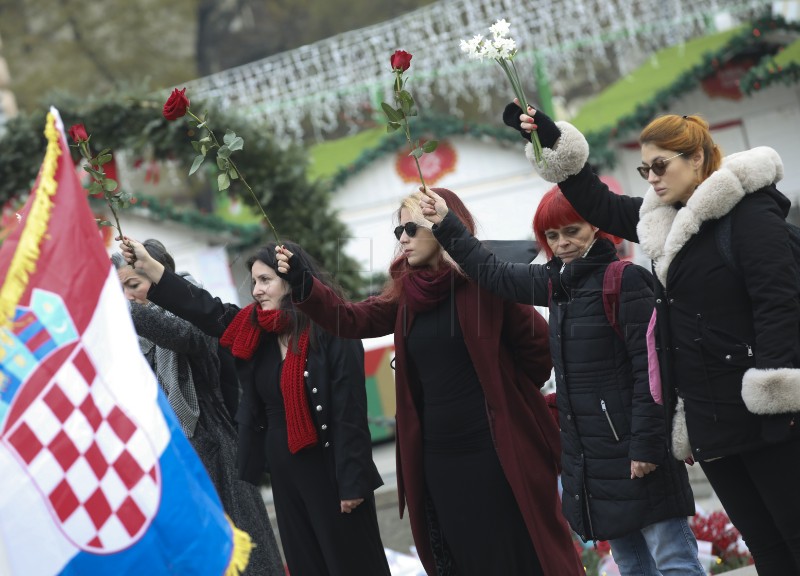 Muška molitva, prosvjed i “Tiha misa” na Trgu bana Jelačića