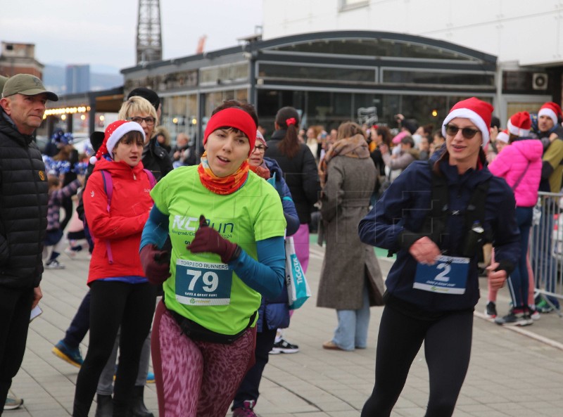 Rijeka: 9. humanitarni HoHoHo RUN na Molo longu