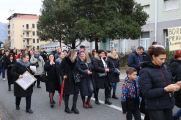 Tisuće nastavnika i profesora u Mostaru traže veće plaće